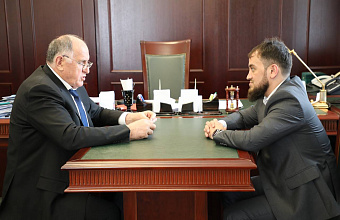 Абдулмуслим Абдулмуслимов рассмотрел проведенный ЦУРом мониторинг реагирования органов власти на обращения граждан