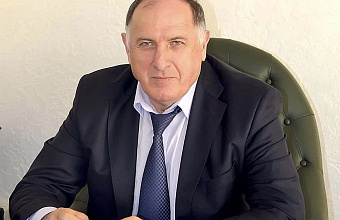 Абдулмуслим Абдулмуслимов поздравил мусульман Дагестана с благословенным праздником Ураза-байрам