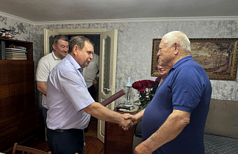 Заслуженный врач РД Халид Магомедов стал почетным гражданином Кизляра