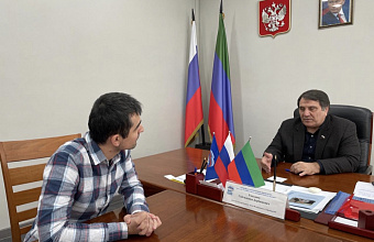 Депутат Госдумы Сайгидпаша Умаханов встретился с участниками проекта «ПолитСтарт»