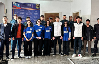 «Молодая гвардия Единой России» в Дагестане поздравила сотрудников пожарной охраны с профессиональным праздником