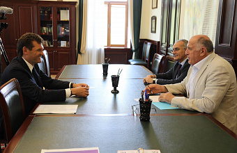  Абдулмуслим Абдулмуслимов провёл встречу с заместителем Губернатора Орловской области Александром Бирюковым