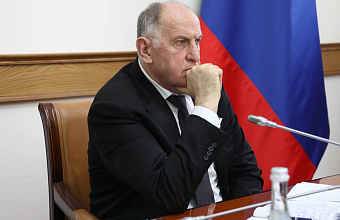 Абдулмуслим Абдулмуслимов поручил создать в Дагестане единую систему управления службой родовспоможения
