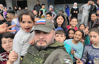 Магомед Гаджимагомедов: «Триколор – это не только символ нашей государственности, но и знак человечности и братской солидарности»