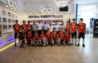 Дагестанских футболистов-победителей Всероссийского турнира чествовали в Минспорте РД