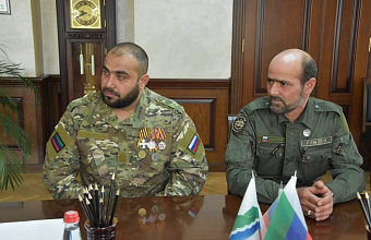 Глава Дербентского района встретился с участником СВО Чингизом Аскеровым