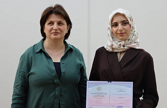 В ДГМУ прошла торжественная церемония вручения дипломов выпускникам Медицинского колледжа 2025 года