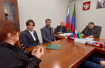 Депутат Госдумы Сайгидпаша Умаханов провел в Дагестане встречи с представителями социальных организаций