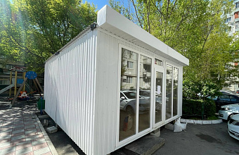 В Махачкале незаконно срубили дерево для установки торгового павильона