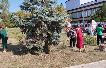 Марафон чистоты: в Избербаше в преддверии учебного года состоялся масштабный субботник