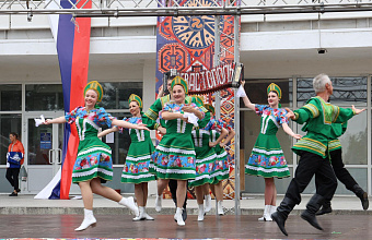 Концерт фольклорных коллективов регионов России «Традиции народов России!» прошел в Махачкале