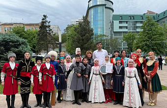 На центральной площади Махачкалы прошел Фестиваль патриотической песни «Родине посвящается»