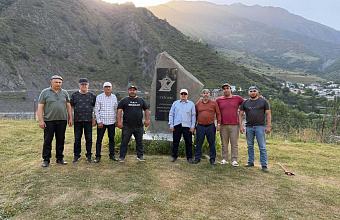 В Тляратинском районе установили памятные таблички в честь военнослужащих, погибших в ходе СВО