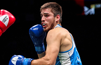 Боксер Атаев с победы начал выступление на Чемпионате мира