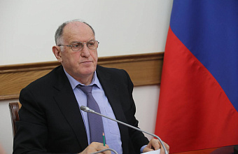 Абдулмуслим Абдулмуслимов: «Органы власти за три года должны провести импортозамещение всех элементов цифровизации на рабочих местах»