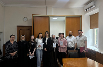 В ДГМУ вручили свидетельства старшеклассникам, обучавшимся по дополнительным общеобразовательным программам