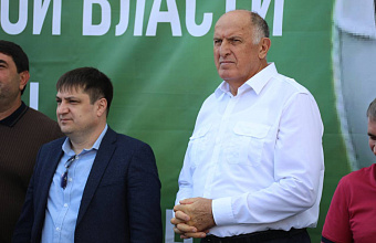 Абдулмуслим Абдулмуслимов поздравил Махача Омарова с днём рождения