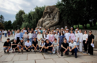 Школьники Дагестана посетили места боевой славы в Волгограде