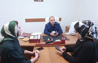 Заместитель Махачкалинского межрайонного природоохранного прокурора провел прием граждан в Гунибском районе