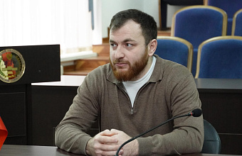 В ДГТУ прошла встреча студентов с участником СВО Газимагомедом Абдуллаевым