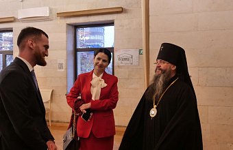 Темирлан Абуталимов поздравил сотрудников Центра русского языка и культуры с 10-летним юбилеем