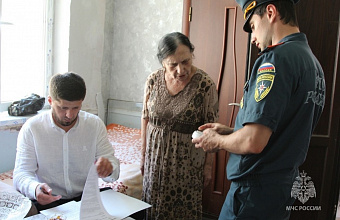 Депутат Джамаладин Гасанов помог обеспечить пожарными извещателями 800 многодетных семей в Дагестане