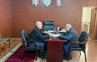 Глава Курахского района встретился с участником СВО Максимом Селимовым