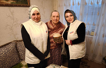 Активисты МГЕР провели серию поздравительных акций в честь Пасхи