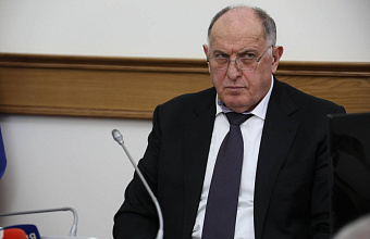 Абдулмуслим Абдулмуслимов поручил упразднить неэффективные комиссии и рабочие группы при Правительстве РД