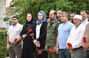 В Дербентском районе состоялось открытие мемориальной доски в честь погибшего в ходе СВО военнослужащего