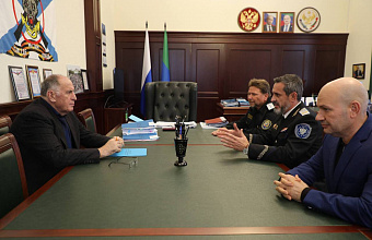 Абдулмуслим Абдулмуслимов встретился с атаманом Всероссийского казачьего общества Виталием Кузнецовым