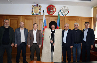 Глава Гергебильского района Магомедали Тагиров провел встречу с советником министра культуры РФ Павлом Карташевым