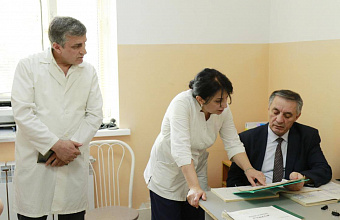 Абдурахман Махмудов проверил Избербашскую ЦГБ на качество предоставляемых медуслуг