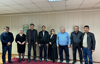 Сотрудники Минтруда РД в Ногайском районе проводили в зону СВО коллегу из столичного управления соцзащиты