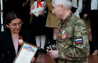 Студенты медколледжа имени Р. П. Аскерханова встретились с отцом Героя России Нурмагомеда Гаджимагомедова