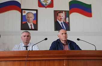 Абдулмуслим Абдулмуслимов провел выездное совещание по социально-экономическому развитию Тляратинского района