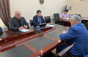 Руководитель Дагинформа провел выездной прием граждан в администрации Сергокалинского района