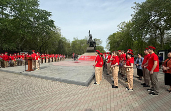 Более 100 кизлярцев приняли участие в патриотической акции «Вахта памяти»