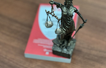 Директор школы в Дагестане ответит в суде за фиктивное трудоустройство дочери