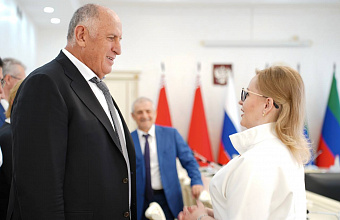 Абдулмуслим Абдулмуслимов встретился с официальной делегацией из Беларуси