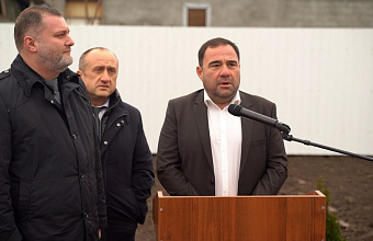 Арсланбек Алибеков и Ярослав Глазов открыли новую врачебную амбулаторию в Хасавюртовском районе