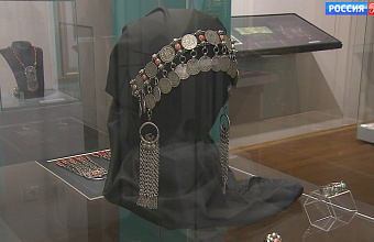 Выставка «Женские головные уборы и украшения народов Дагестана» открылась в Москве