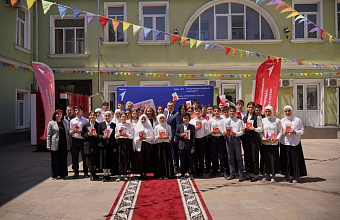 Движение Первых Дагестана вручило паспорта активистам