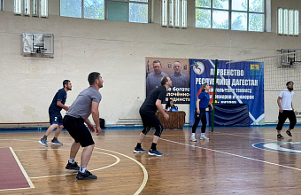 Праздник Весны и Труда в Кизляре отметили волейбольным турниром трудовых коллективов