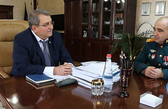 Глава Дербентского района провел встречу с подполковником Фаиком Меликовым
