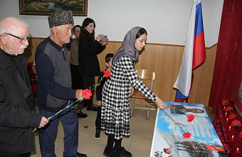 «Парту Героя» открыли в школе-интернате Избербаша