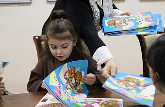 В Доме дружбы прошло мероприятие «Ёлка, согревающая сердца» для семей военнослужащих СВО