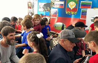 Участник СВО стал почетным гостем на праздновании Дня отца в кизлярском детском саду