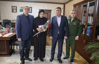 Церемония передачи государственных наград семьям погибших военнослужащих прошла в Дербентском районе