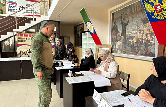 Участники СВО и старшее поколение принимают активное участие в выборах в Хасавюртовском районе